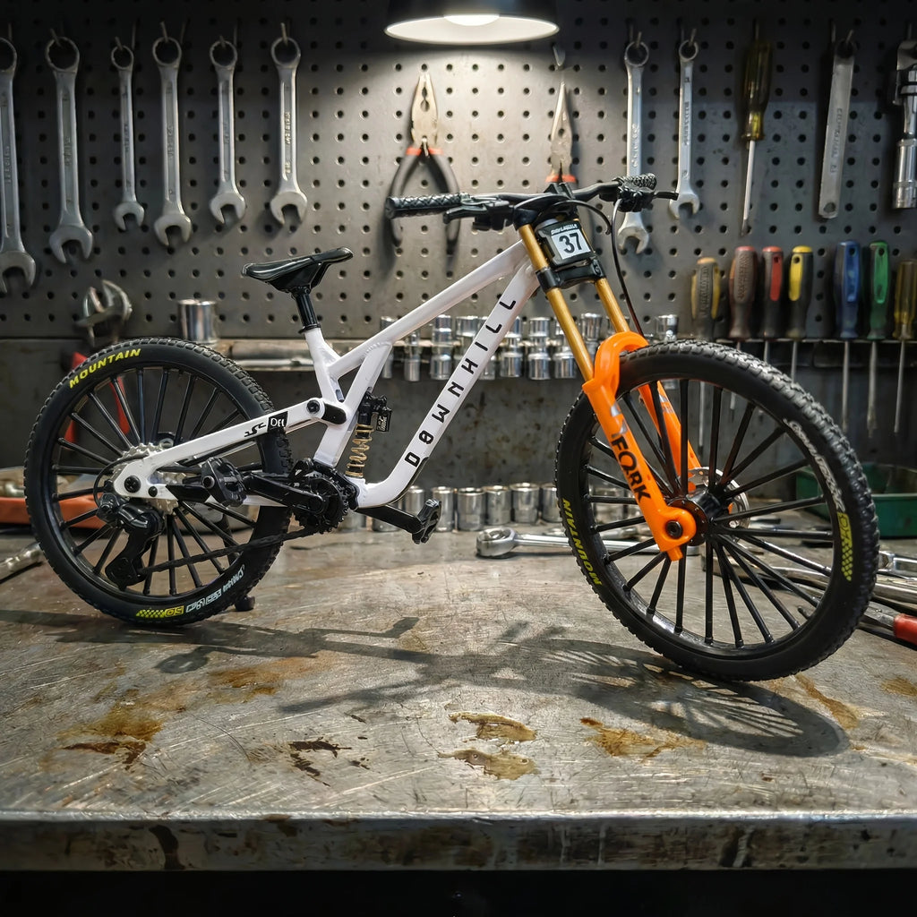 1:8 Scale Alloy Mountain Bike Miniature Model Dual Shock Absorbers Removable Desktop Decoration Gift for Bike Enthusiasts